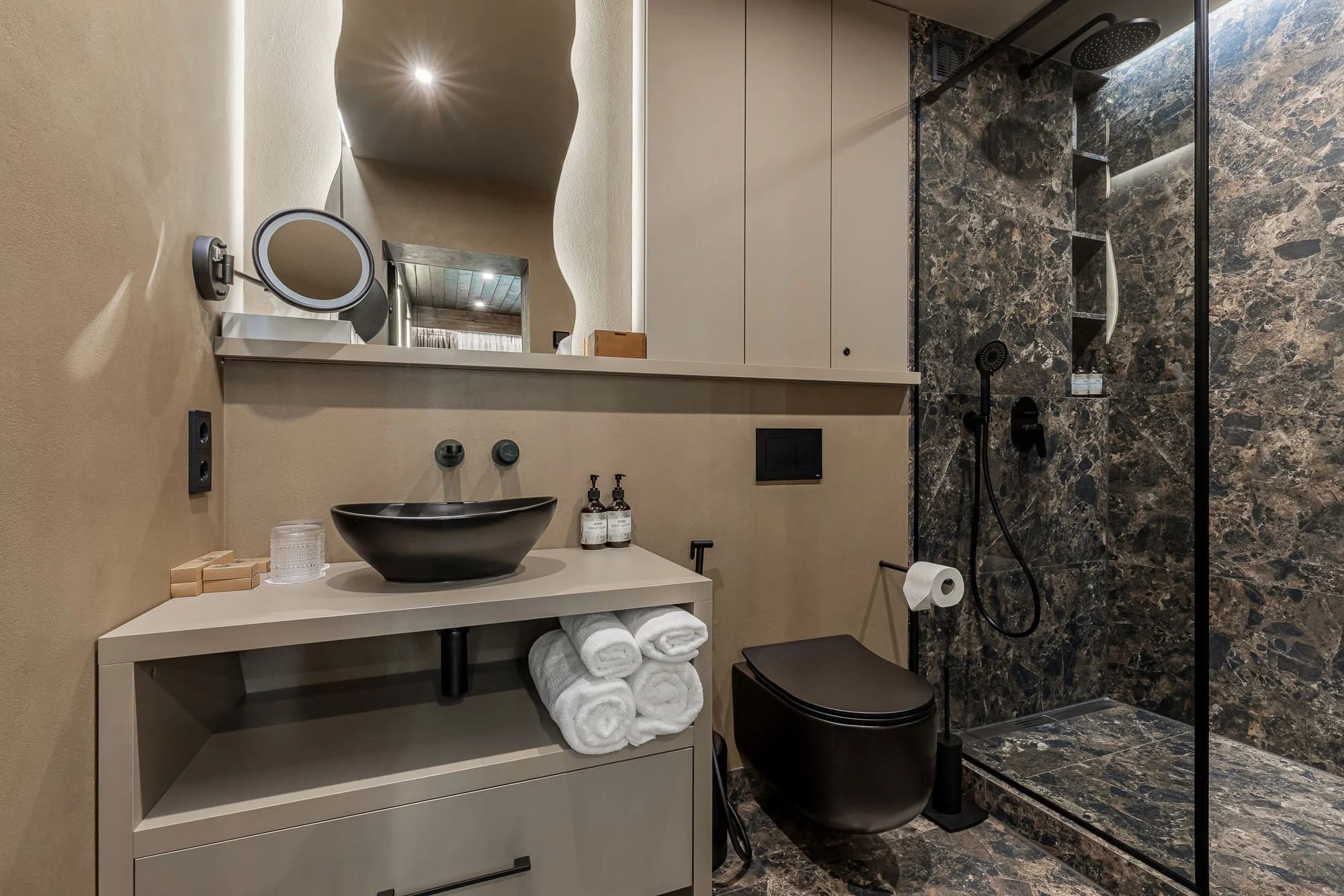 Lodge Premium bath
